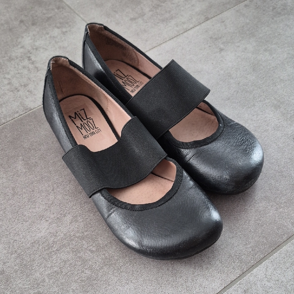 Miz Mooz Delfina Black Leather Flats
